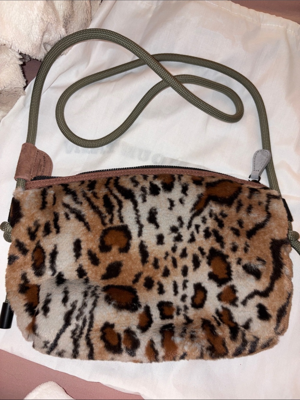 NWT Flower Mountain POCKET BAG
Mini cross body bag - Light brown - Picture 13 of 13